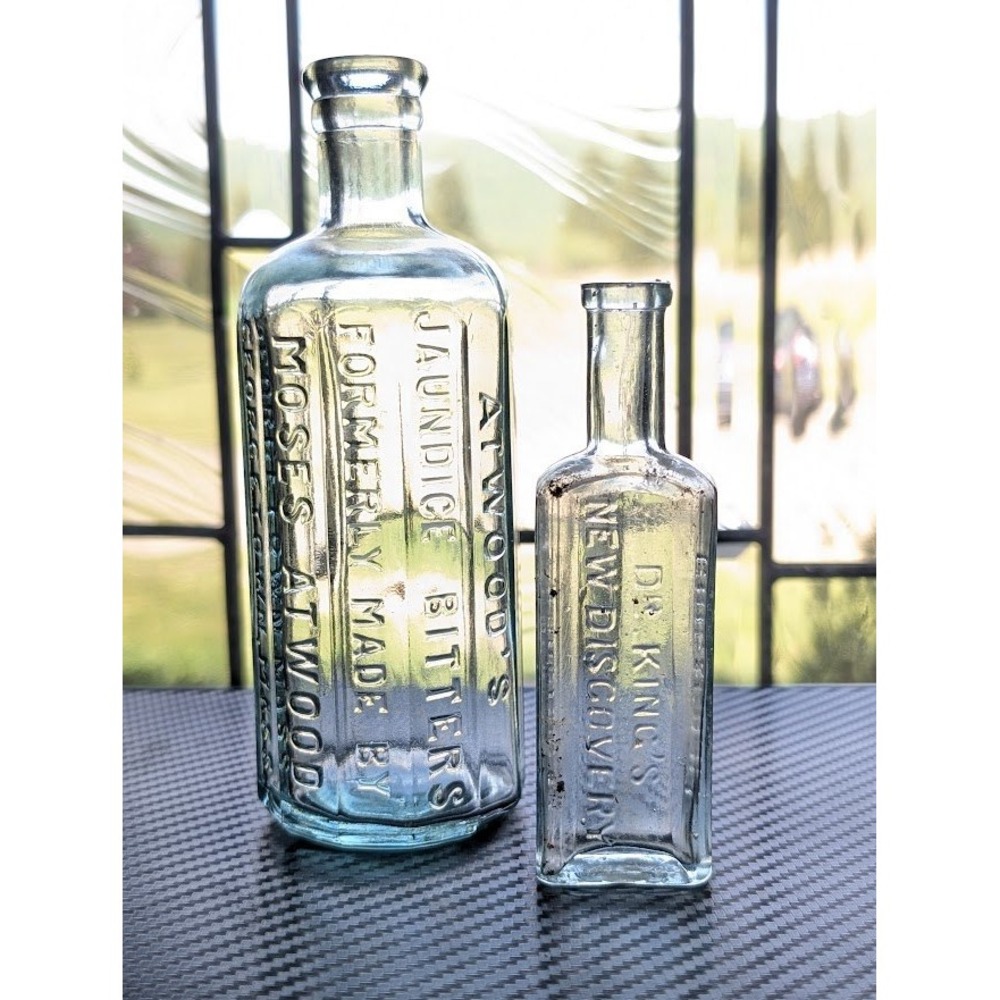 2 Lot Antique Atwood's Jaundice Bitters Dr King's New Discovery Glass Bottle